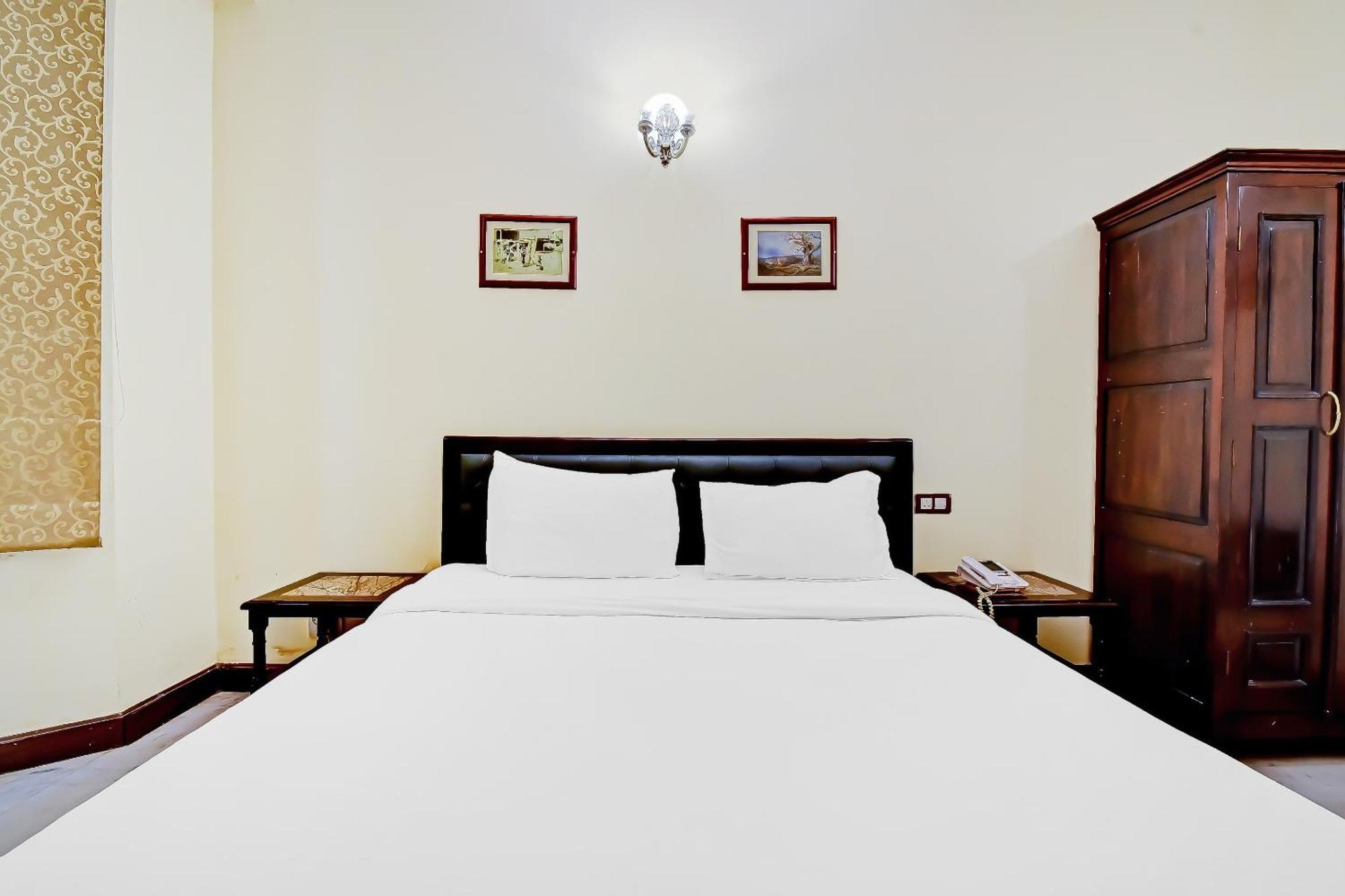 Collection O Hotel Four Boutique Kukas Екстер'єр фото