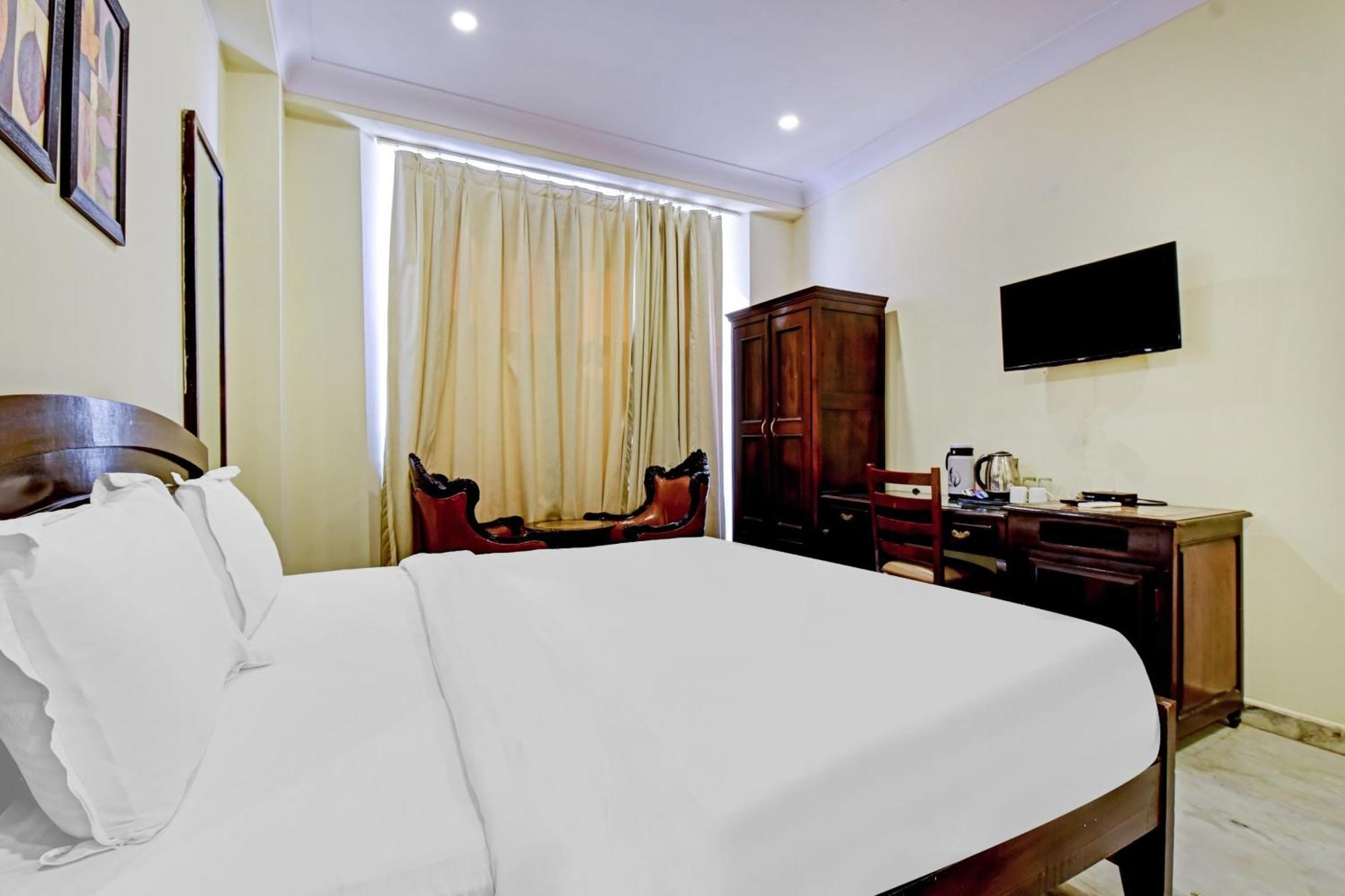 Collection O Hotel Four Boutique Kukas Екстер'єр фото