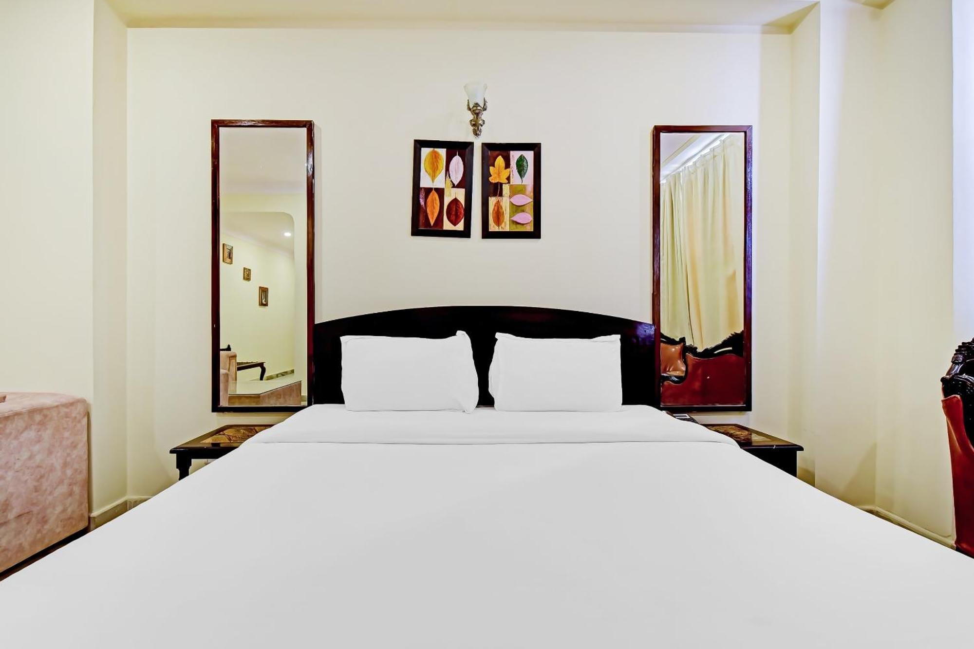 Collection O Hotel Four Boutique Kukas Екстер'єр фото