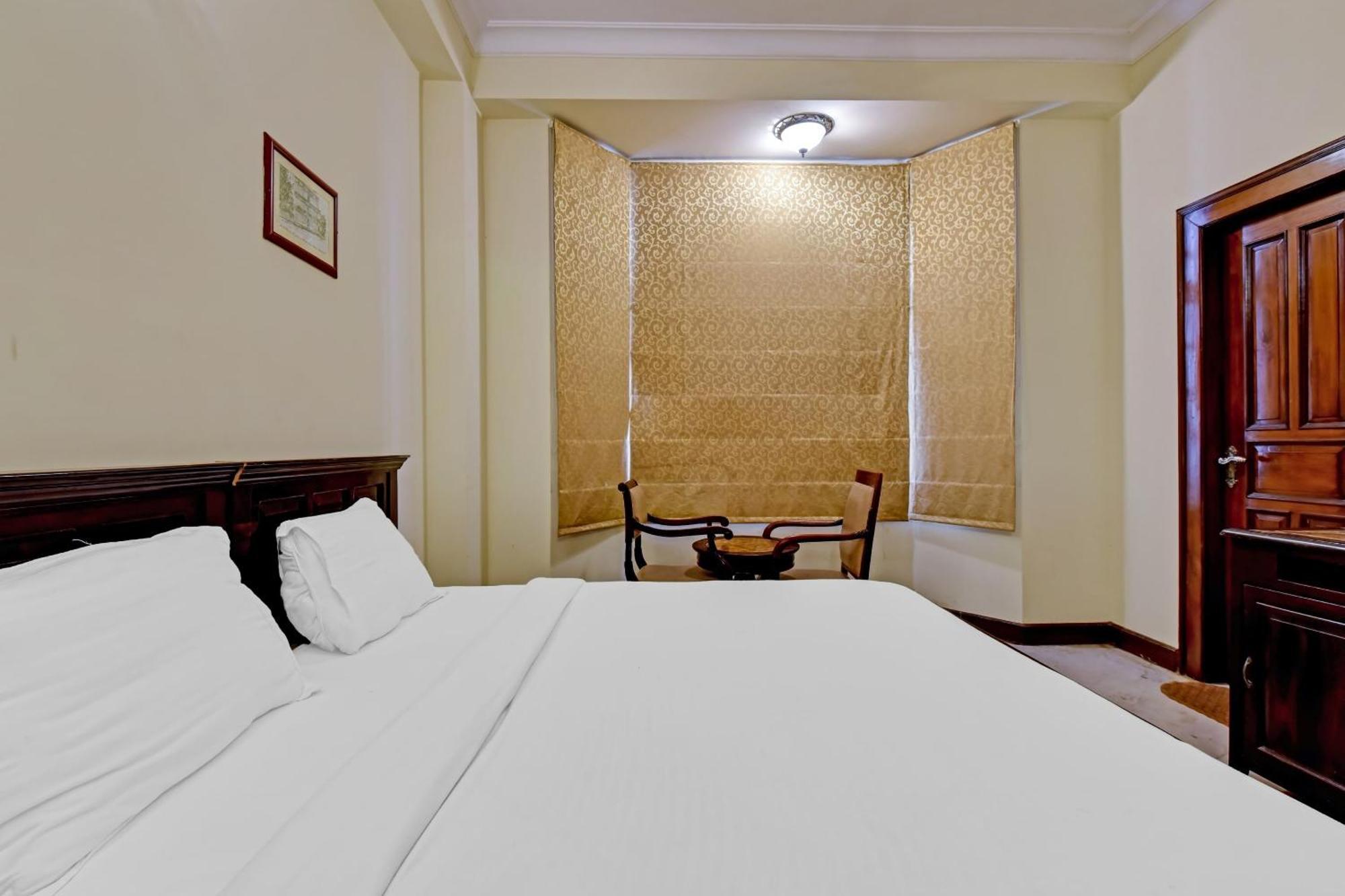 Collection O Hotel Four Boutique Kukas Екстер'єр фото