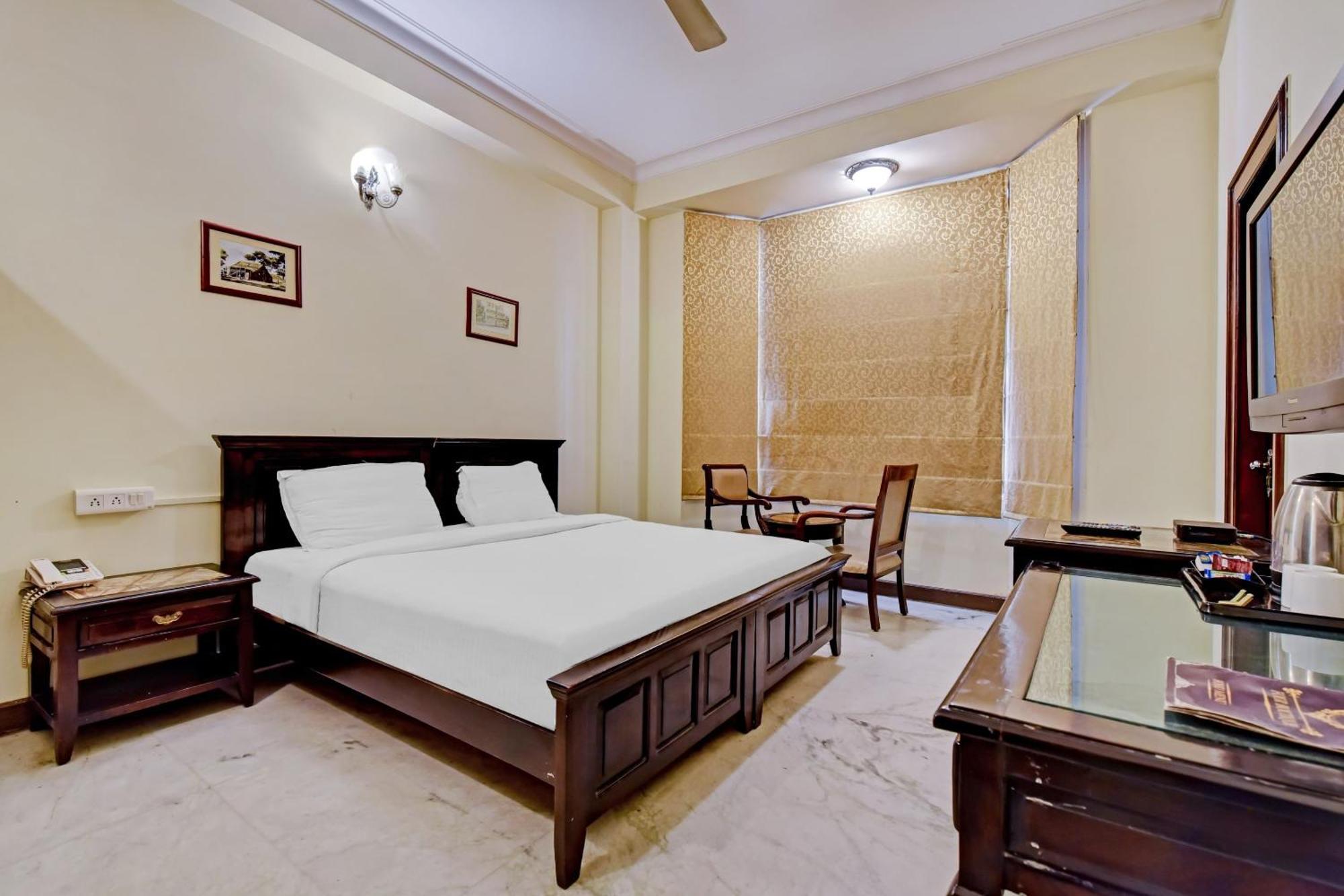 Collection O Hotel Four Boutique Kukas Екстер'єр фото
