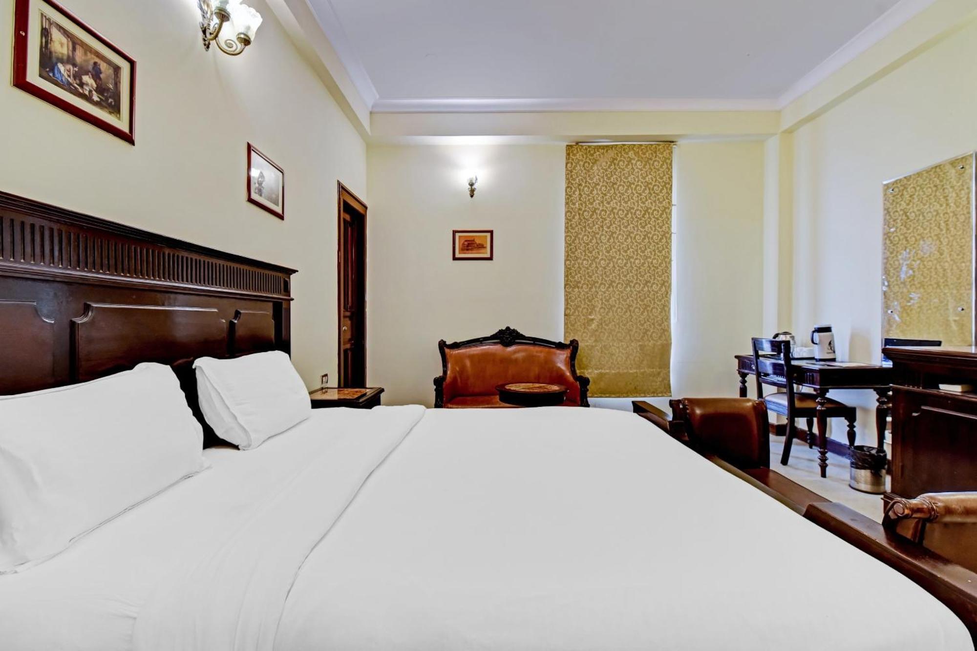 Collection O Hotel Four Boutique Kukas Екстер'єр фото