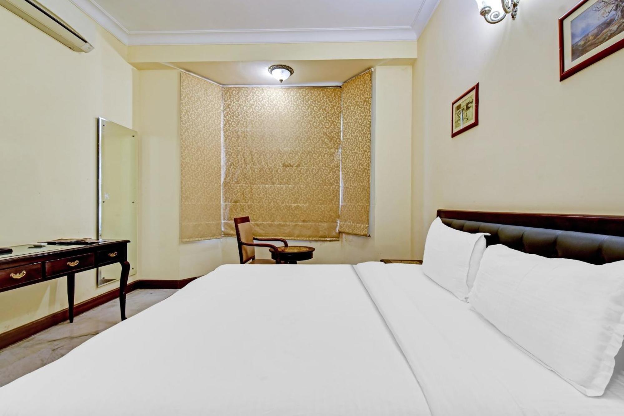 Collection O Hotel Four Boutique Kukas Екстер'єр фото