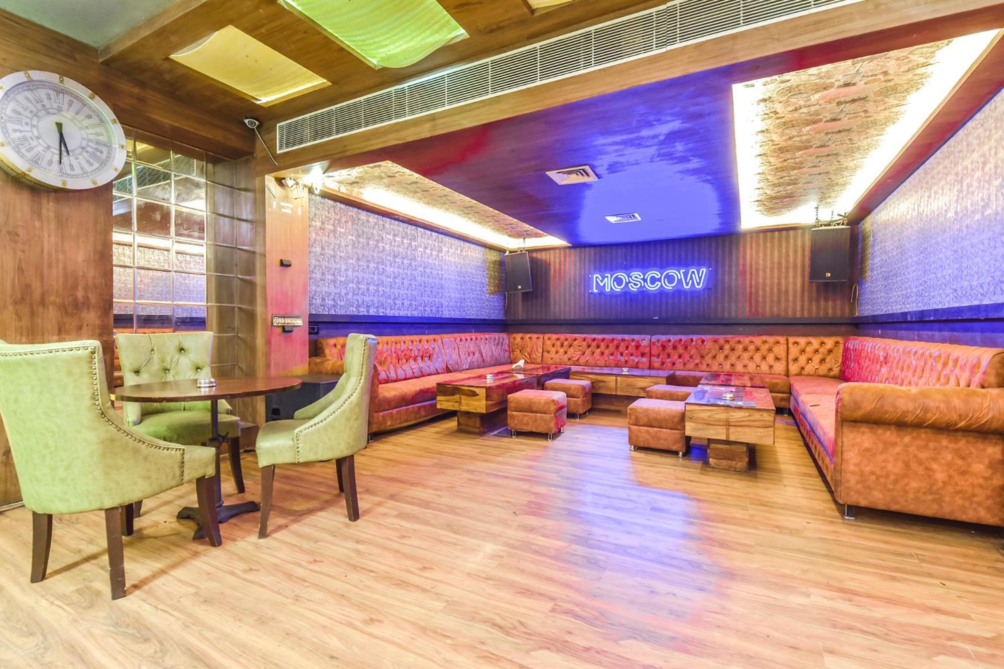 Collection O Hotel Four Boutique Kukas Екстер'єр фото