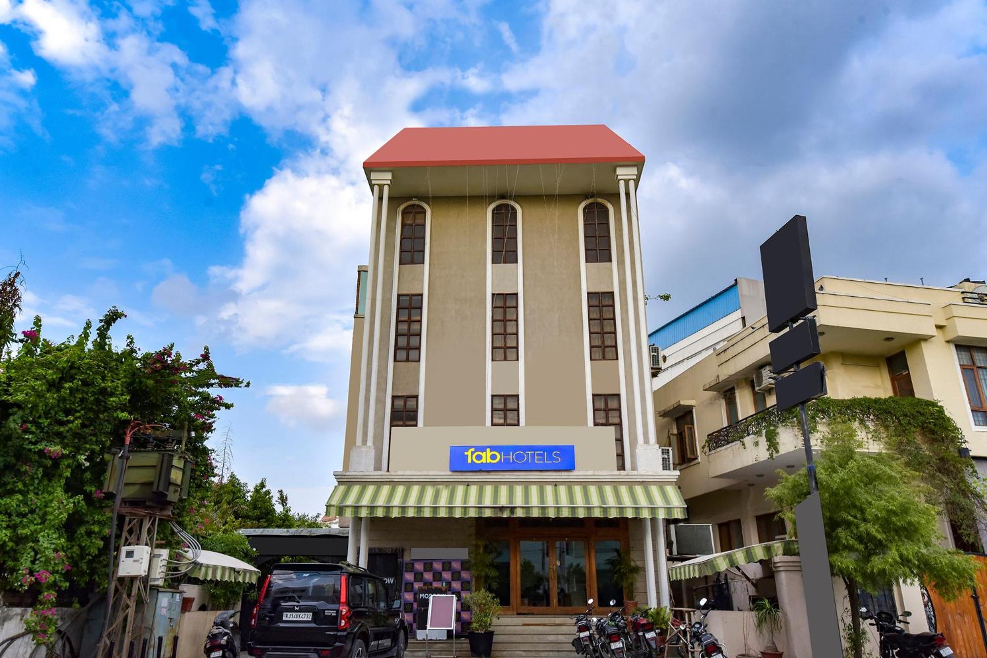 Collection O Hotel Four Boutique Kukas Екстер'єр фото