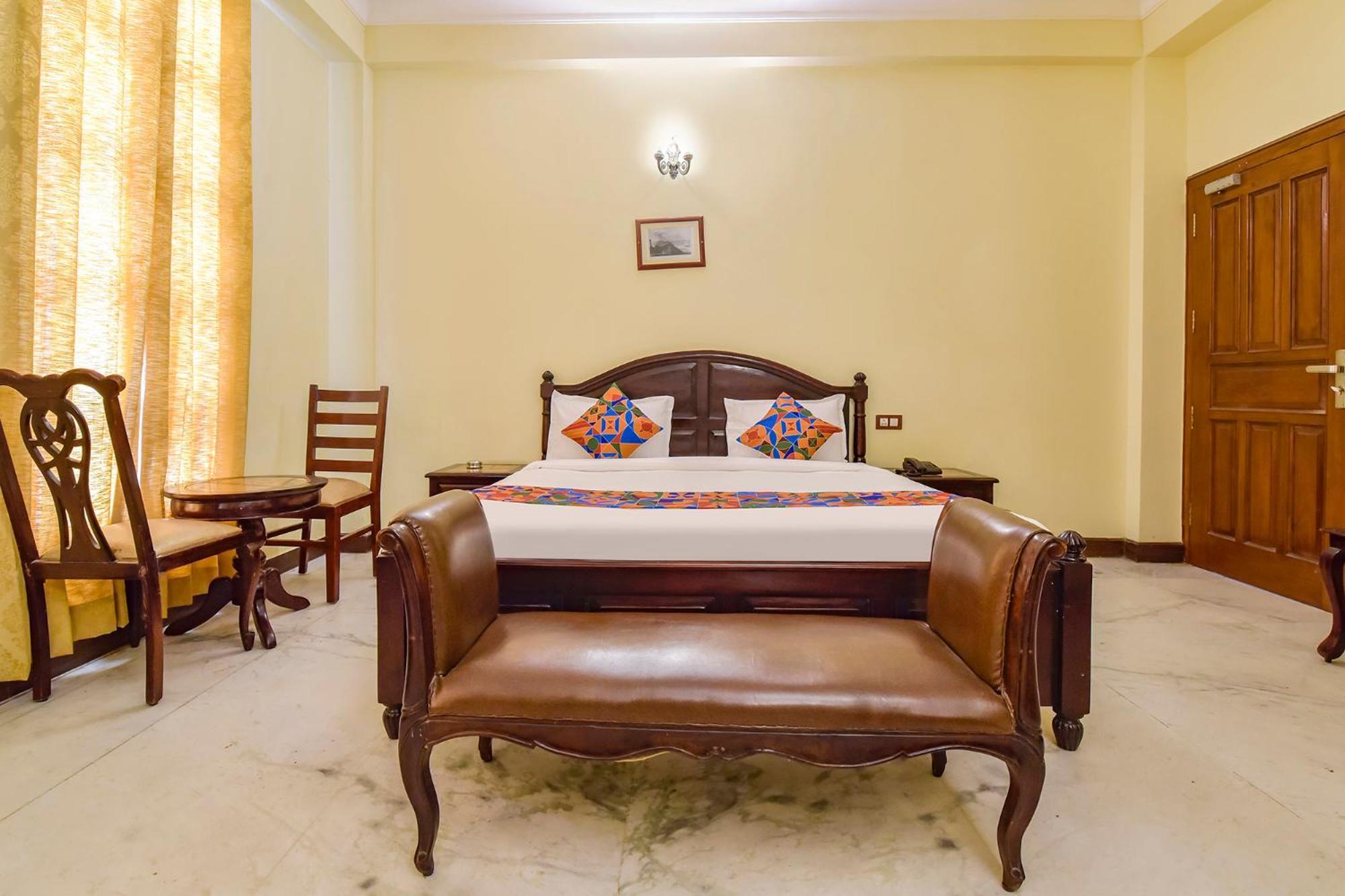 Collection O Hotel Four Boutique Kukas Екстер'єр фото