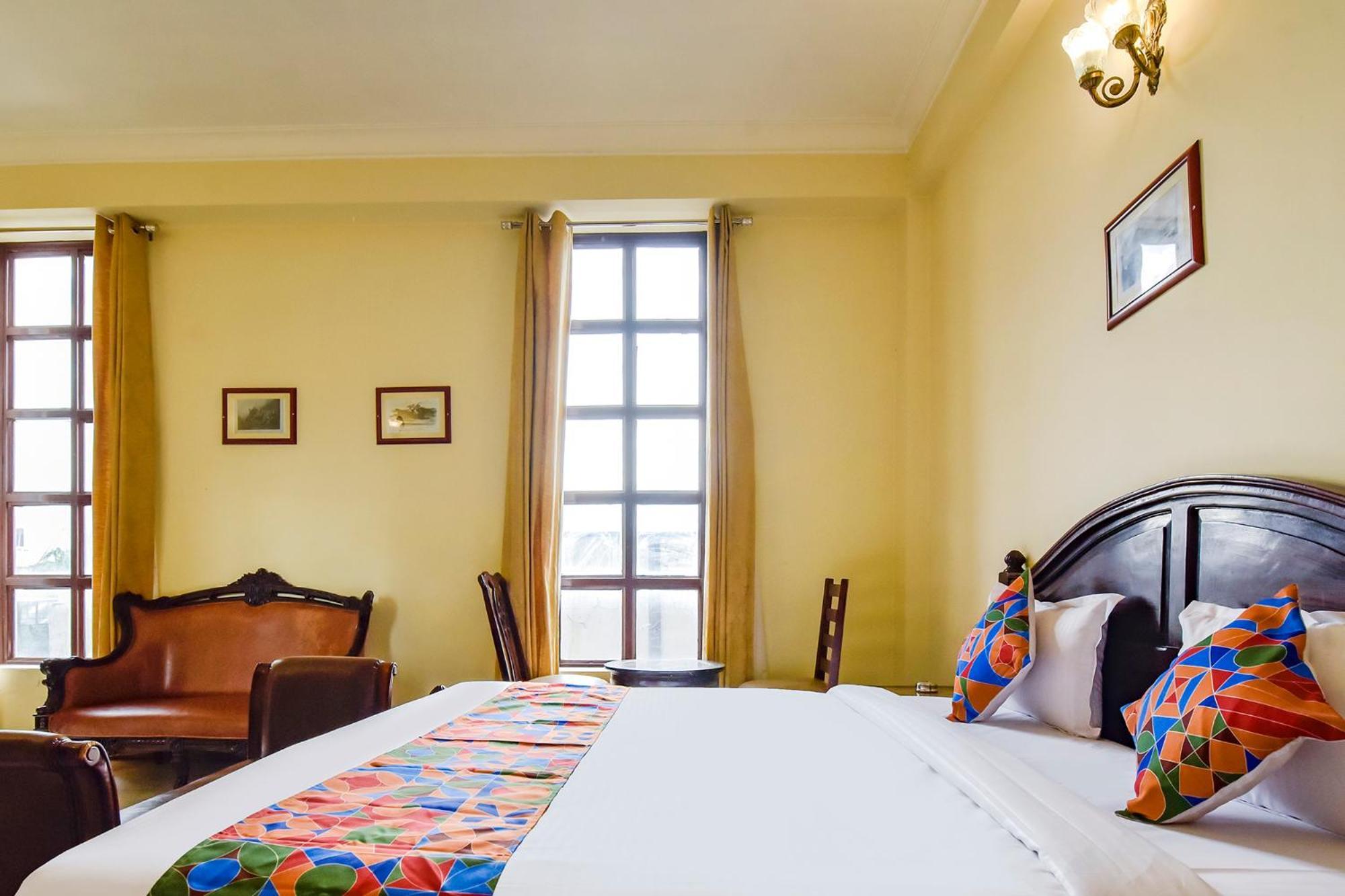 Collection O Hotel Four Boutique Kukas Екстер'єр фото