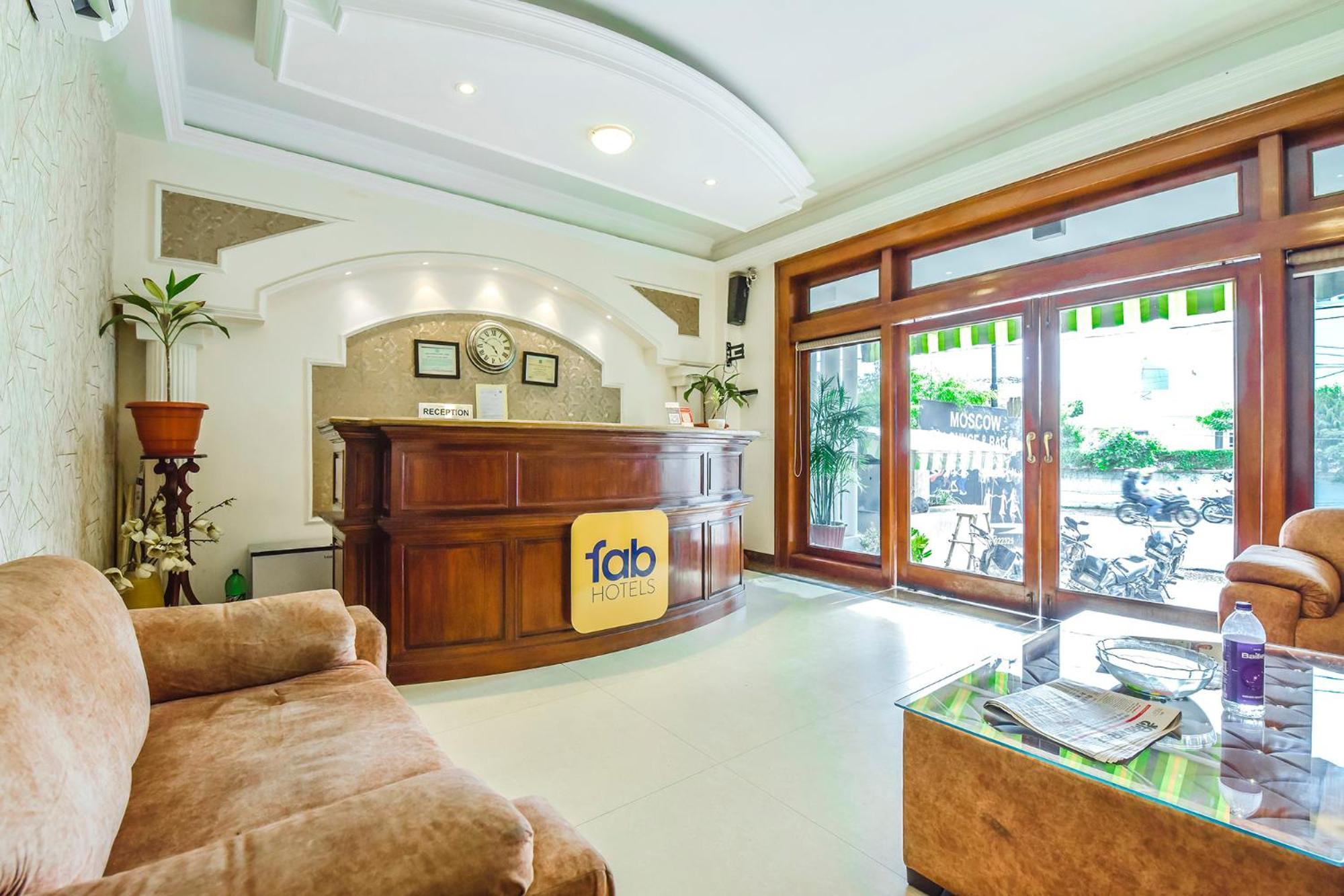 Collection O Hotel Four Boutique Kukas Екстер'єр фото