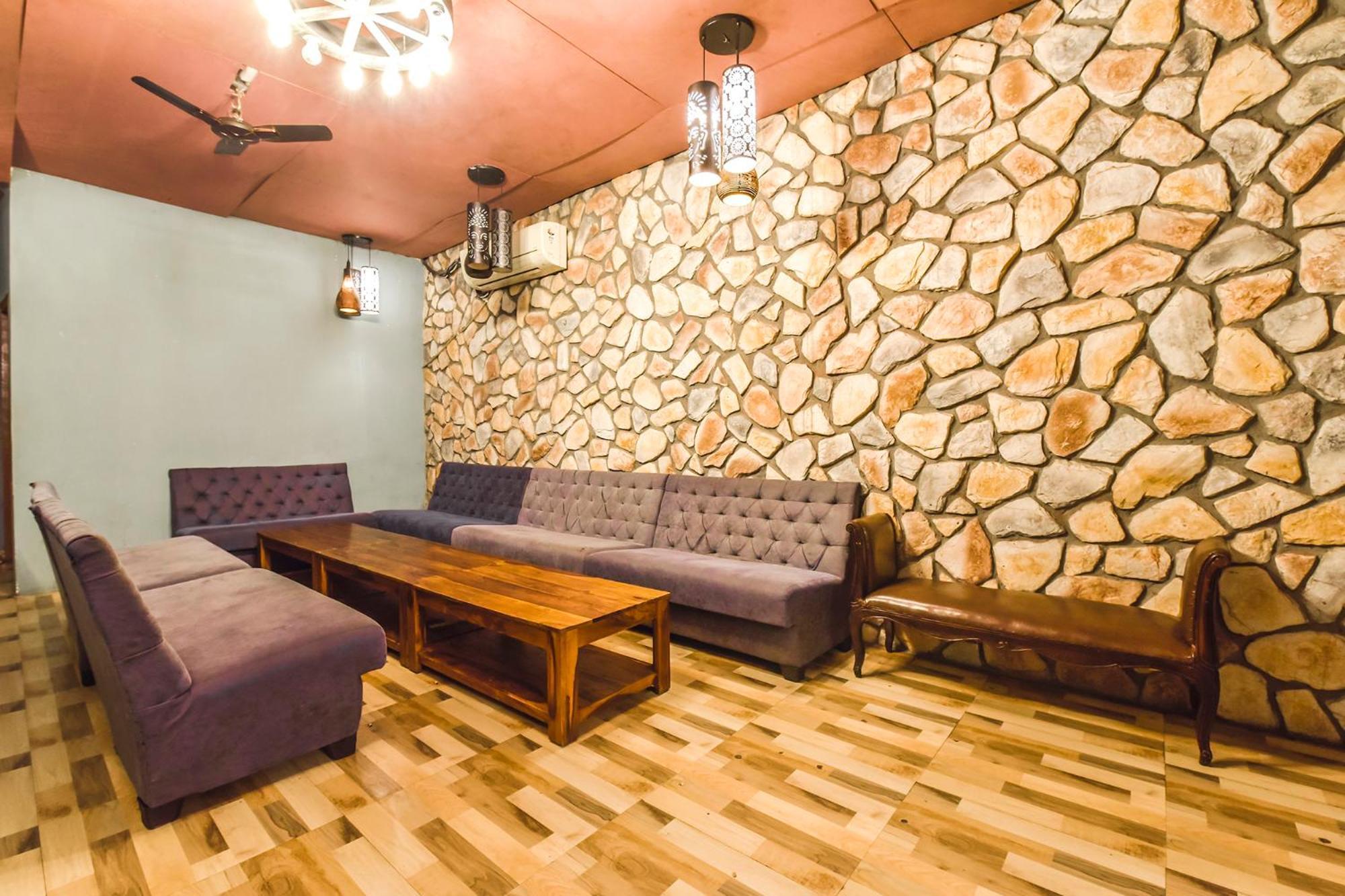Collection O Hotel Four Boutique Kukas Екстер'єр фото