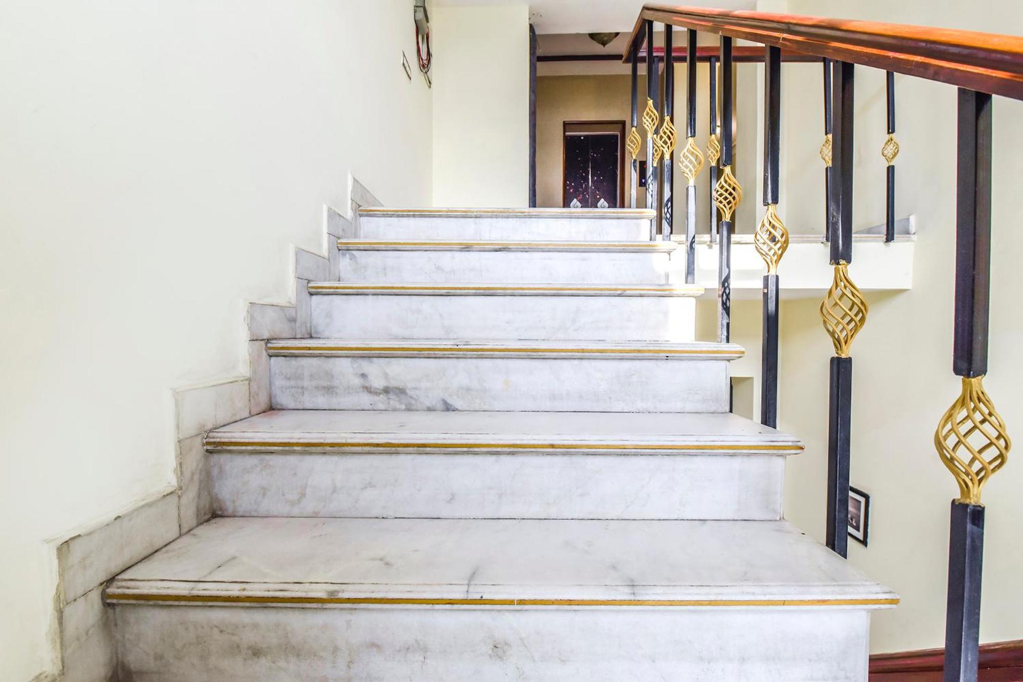 Collection O Hotel Four Boutique Kukas Екстер'єр фото