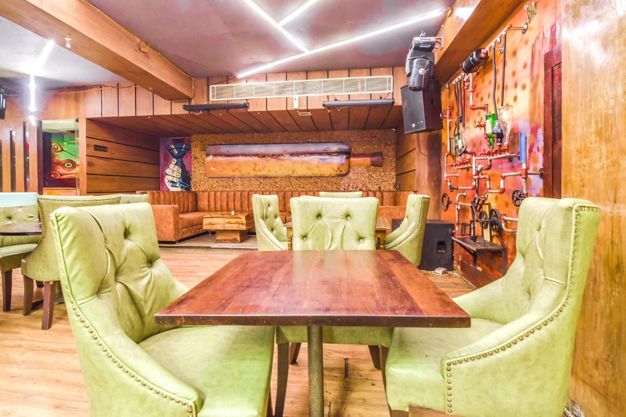 Collection O Hotel Four Boutique Kukas Екстер'єр фото